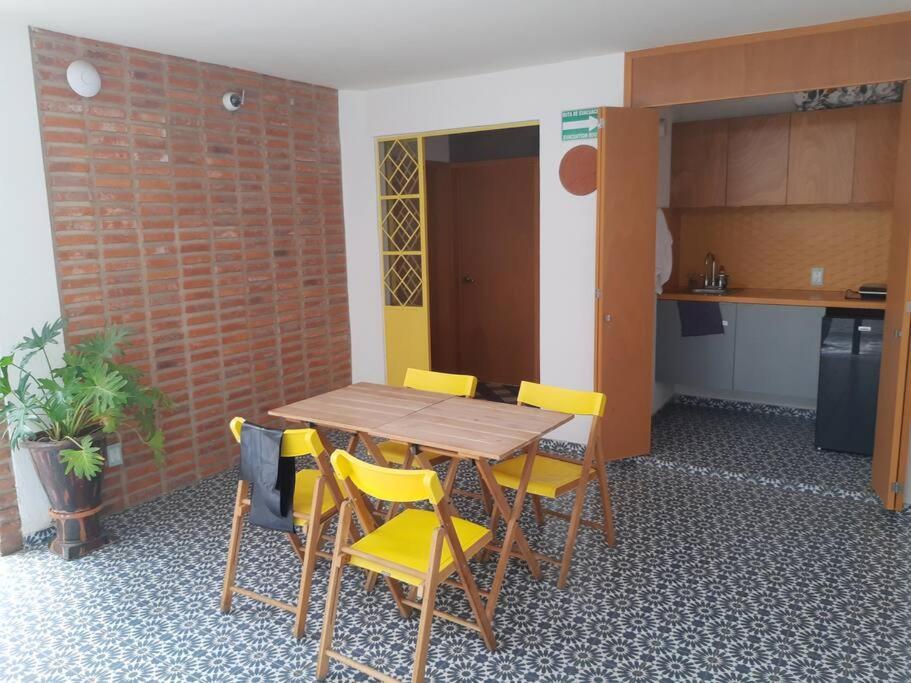 Estudio #5 Casa Fatima, 8 Min Del Centro 1 Persona Guadalajara Luaran gambar